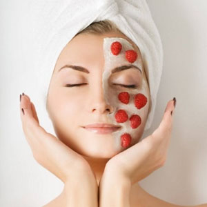 Малиновая питательная маска для лица