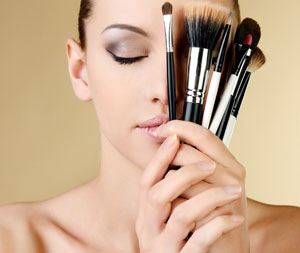 Собираем косметичку: лучшие кисти для макияжа