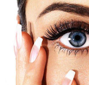 Правильный уход за наращенными ресницами
